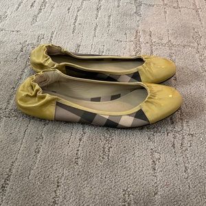 Burberry Nova checked yellow patent leather scrunch ballet flats size 40/10